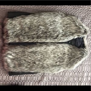 The Limited Faux Fur Vest Size Small